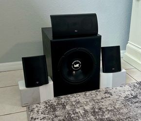 surroundsound stereo speakers in very good working condition
