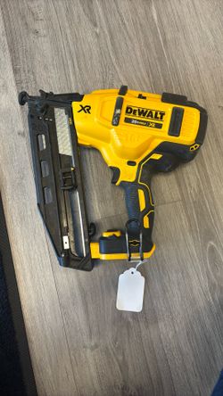 Dewalt Nailers And Staplers DCN660
