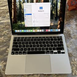 M1 Chip 13" 2020 Macbook Air 16 GB RAM 256 GB SSD 83% Battery Health