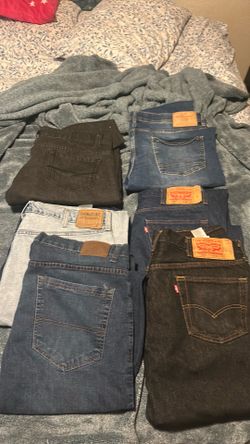7 pair of used Levi jeans