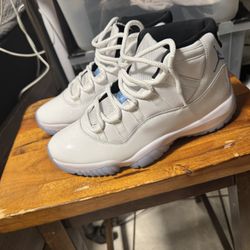 Jordan 11 Men Size 8.5 100% Authentic
