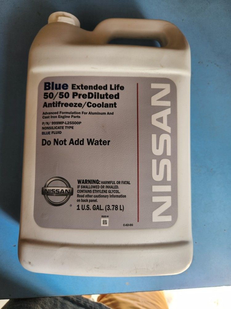 NEW OEM Nissan Long Life Blue Coolant