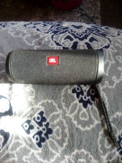 JBL Flip 4
