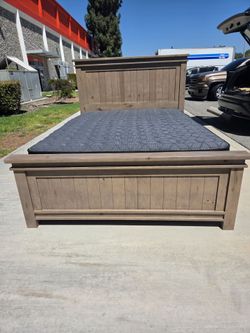 Beautiful Queen Size Mattress