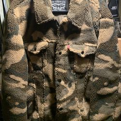 Mens Levi’s Shearling Trucker Camouflage Jacket Large  