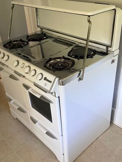 Okeefe and Merrit Vintage Stove/Oven