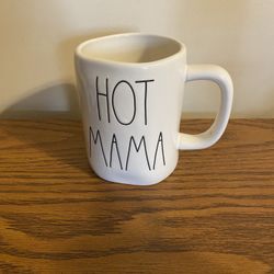 NWT Rae Dunn “Hot Mama” Large Mug 