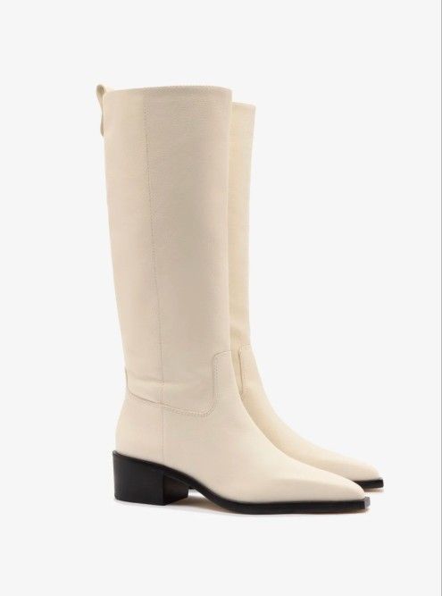 Florencia Boot In Ivory Leather
Larroudé