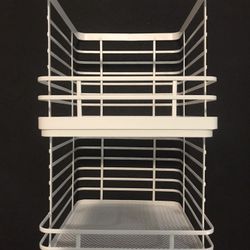2 metal baskets, stackable