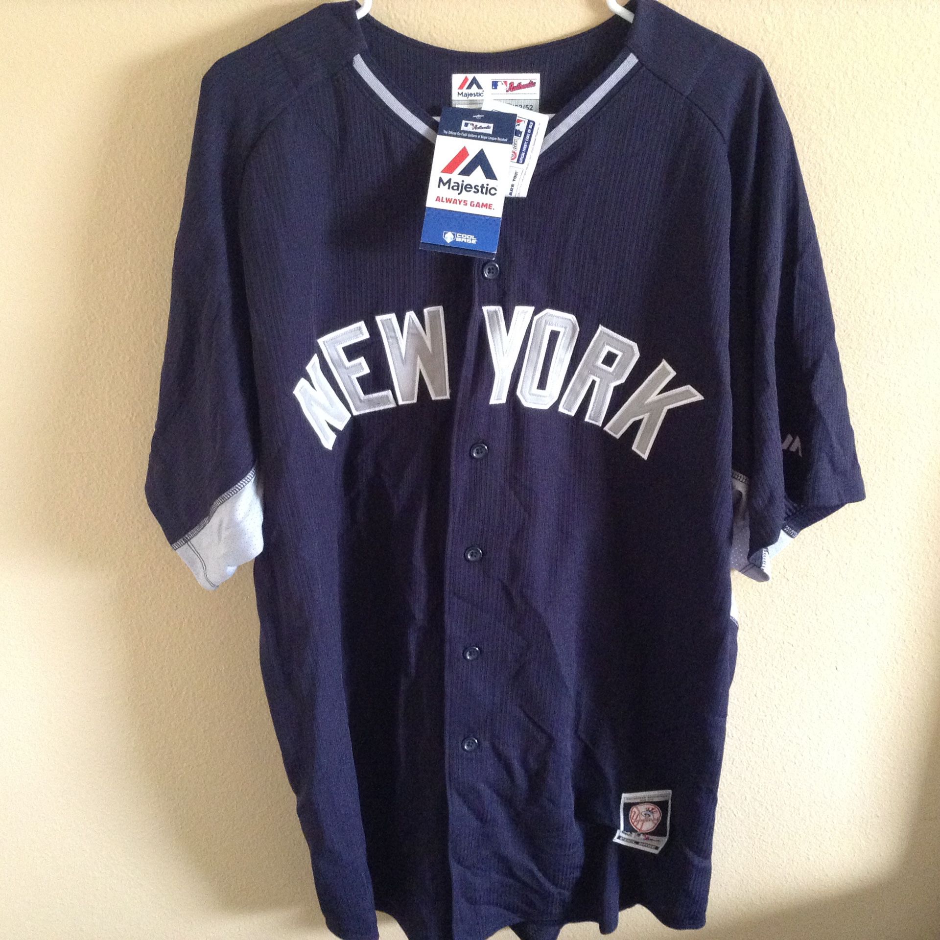 New York Yankees MLB majestic Coolbase 52/52 Derek Jeter Captain Jersey  New W/ Tags for Sale in Bradenton, FL - OfferUp