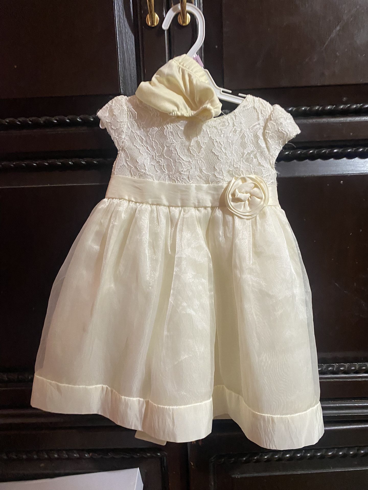 White Ivory dress And Green Dress 