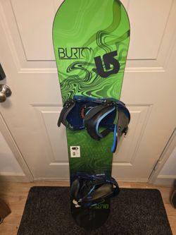 Burton LTR 130cm Kids / Youth Snowboard with Burton Small Bindings
