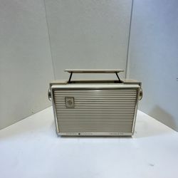 GE General Electric P-880 A AM Portable Transistor Radio Honey Beige White Works