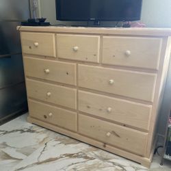 Dresser With 9 Drawers 