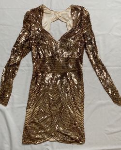 Formal Sequin Dress / Size 6 (stretch)