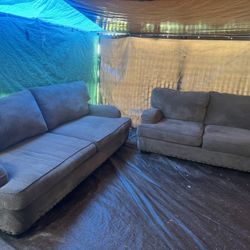 Oversize brown couch and loveseat great condition clean we sell all the time delivery $40 local