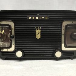 Antique Zenith Clock Radio - Early 50’s, Good Condition 
