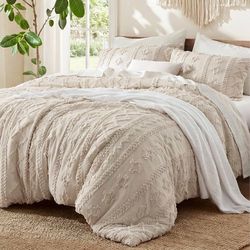 Bedsure Tufted Boho Comforter Set Queen Size - Beige Boho Bed Set, GentleSoft™ 3 Pieces Farmhouse-Style Embroidery Bedding, Gifts for Woman, Soft Jacq