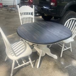 Dining Table/ 3 Chairs 