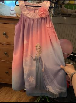 Brand new Size 7 Elsa dress