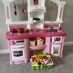 Kid’s kitchen $25 All Toys Included 