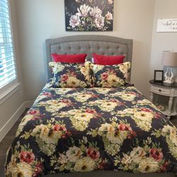 Queen Size Comforter Set And Shams