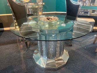 Noralie Silver 52" Round Dining Table，$550