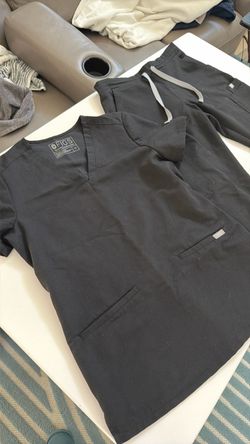 FIGS scrubs black XS