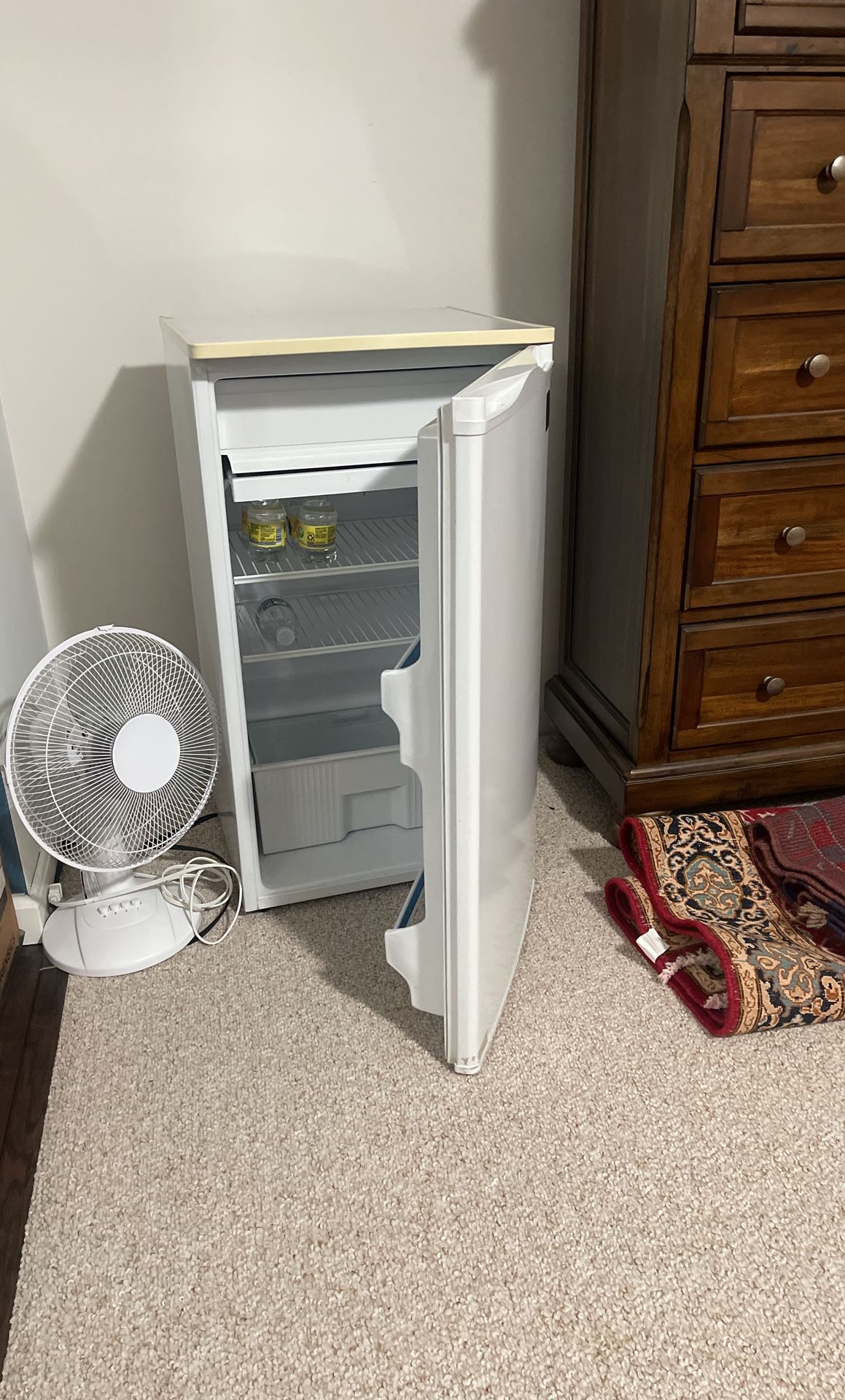 GE Mini Fridge (less Than 3 Ft Tall)