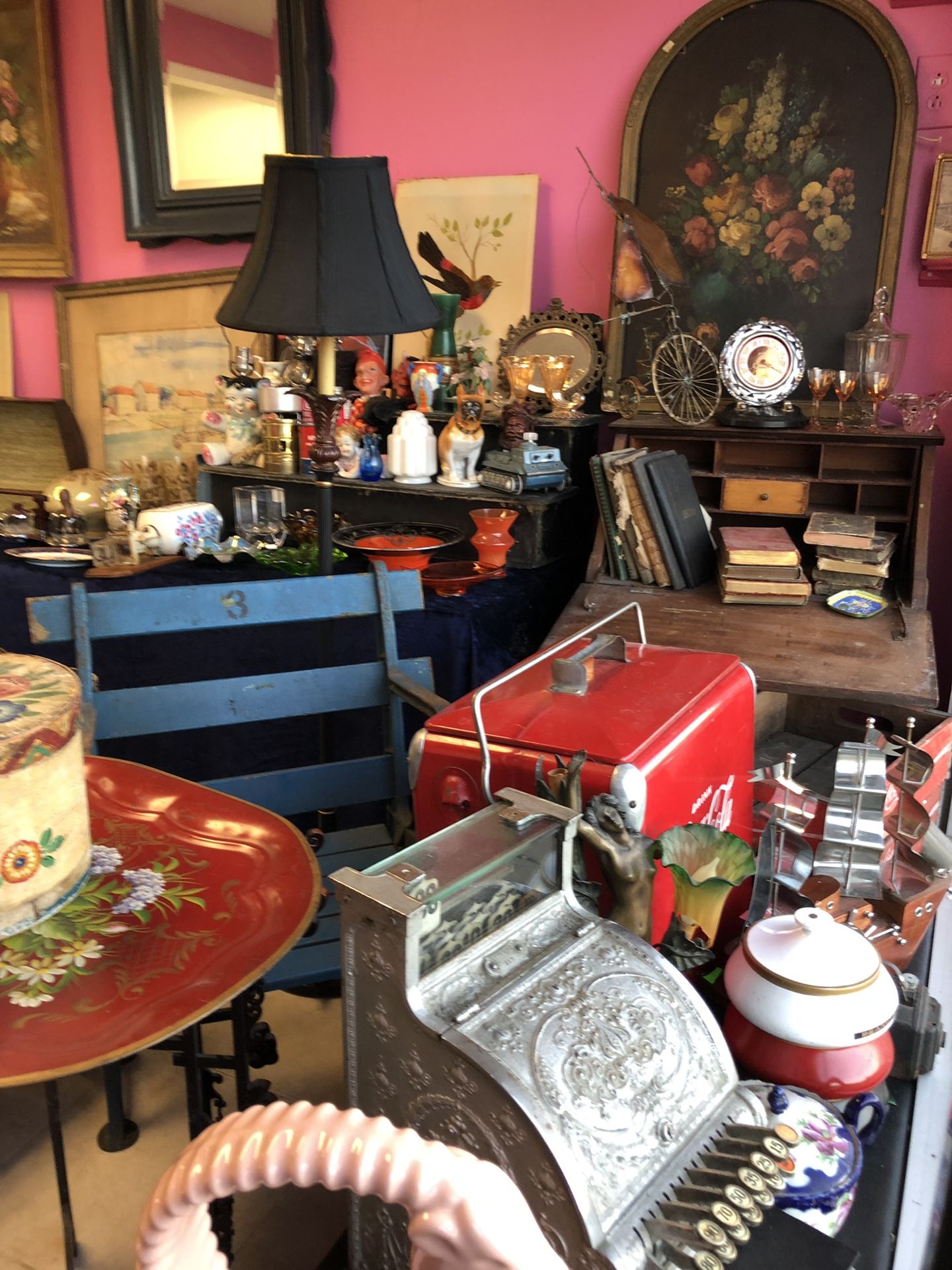 Antiques & Vintage !!