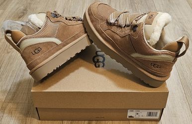 UGG Shoes Size 4 In Kids/ Fits Size 5 Or 6 In  Women 