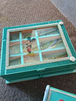 Jewelry box