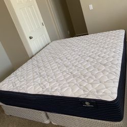 KING SERTA FIRM MATTRESS AND FREE BOX SPRINGS 