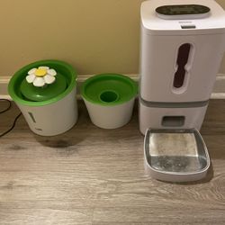 Automatic Pet Feeder and water fountain and food bowl