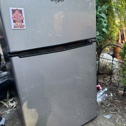 Refrigerat Medium Size 