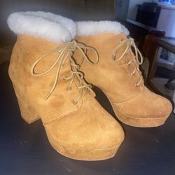 Ankle Boots with Faux Fur