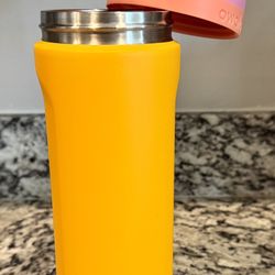 Owala 24oz FreeSip insulated water bottle in tropical