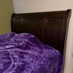 Wooden Bed Frame And Drawers 