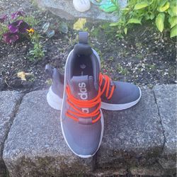 Boys EUC Adidas Shoe 1.5