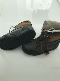 Boys winter shoes Nautica size 1