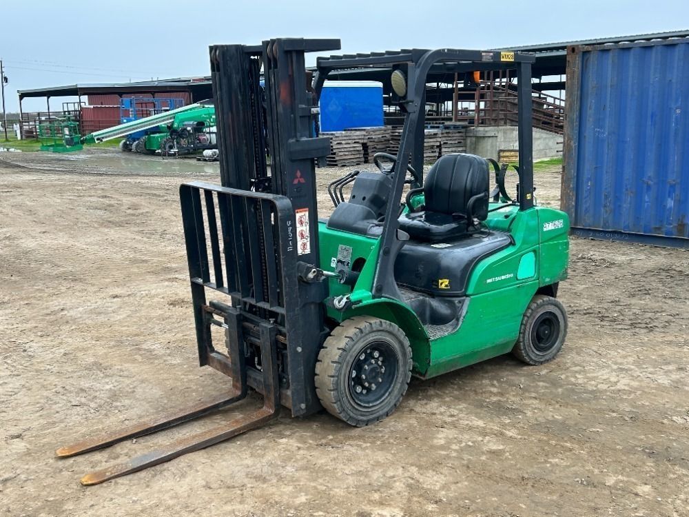 2017 MITSUBISHI FG25N FORKLIFT, 5,000#, 80" mast, 3-stage, 188" lift, sideshift, dual fuel, canopy, solid tires. s/n:AF17E02448 --(LOCATED IN MADERA,