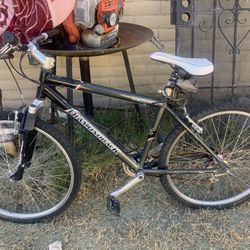 DIAMONDBACK RESPONSE BIKE 