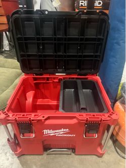 Milwaukee PACKOUT 22 in. Rolling Modular Tool Box Low Profile Handle