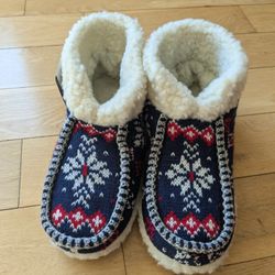 Handknitted Wool Bootstyle Home Slippers Norwegian Traditional Design Size EU 36, US 7. Lined w Plush Fleece Memory foam. Gripping Bottom.

