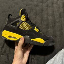 jordan 4 retro thunder