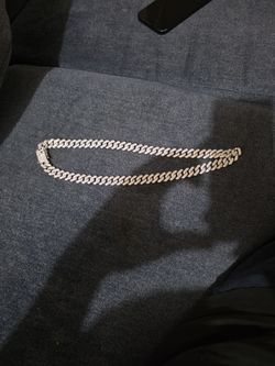 Moissanite Cuban link chain 10mm