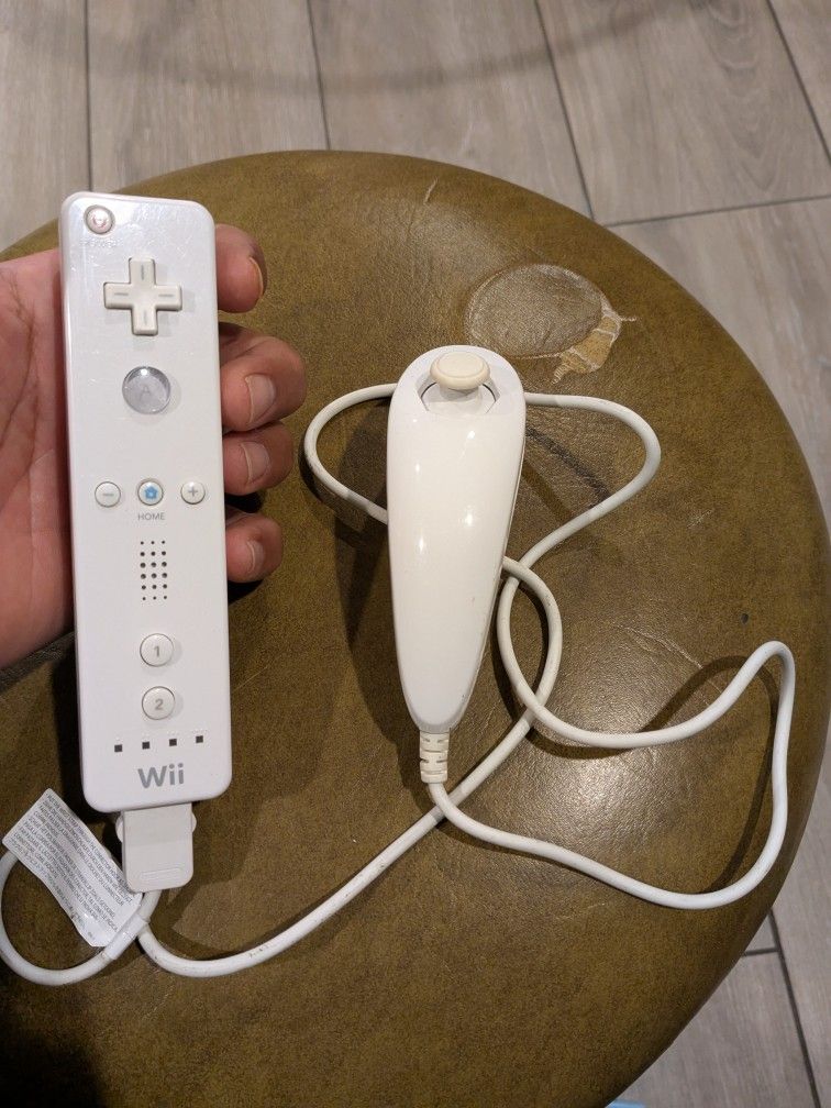 OEM Nintendo Wii Controller Remote & Nun Chuck 