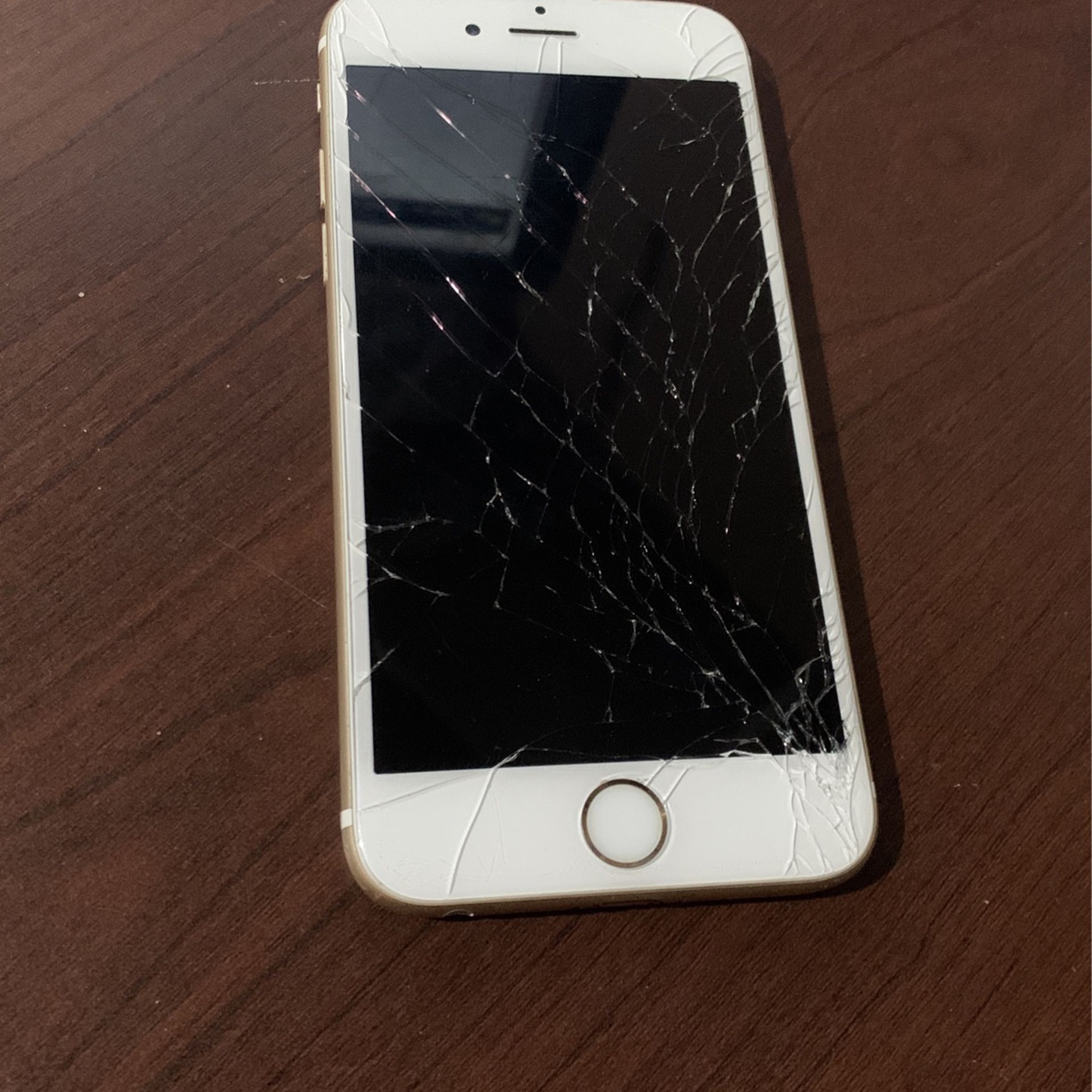 iPhone 6S- 16Gb Cracked Screen