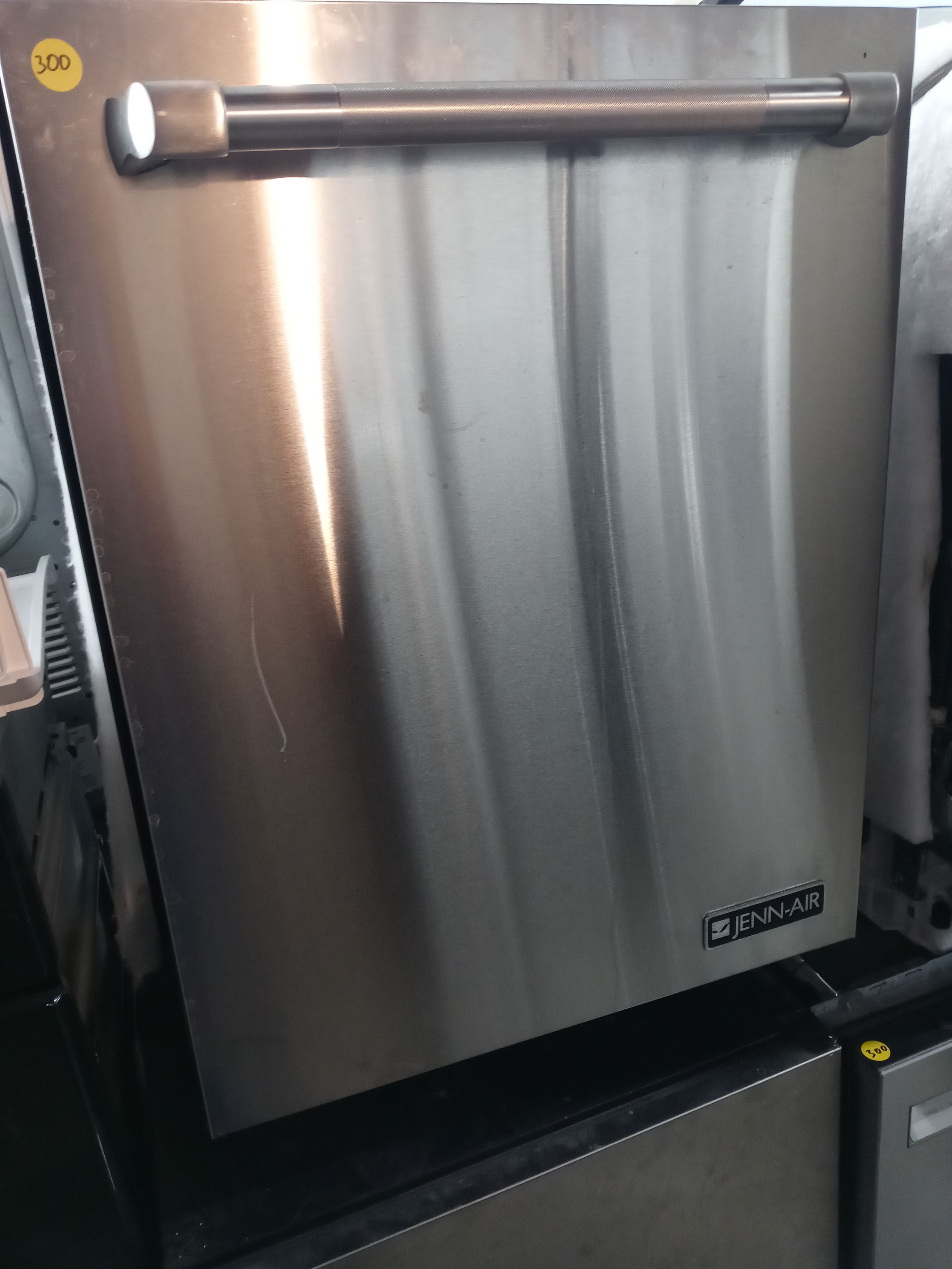 Jenn-Air stainless steel dishwasher with stainless tub - Free delivery