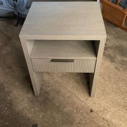 Ethan Allen side Table 